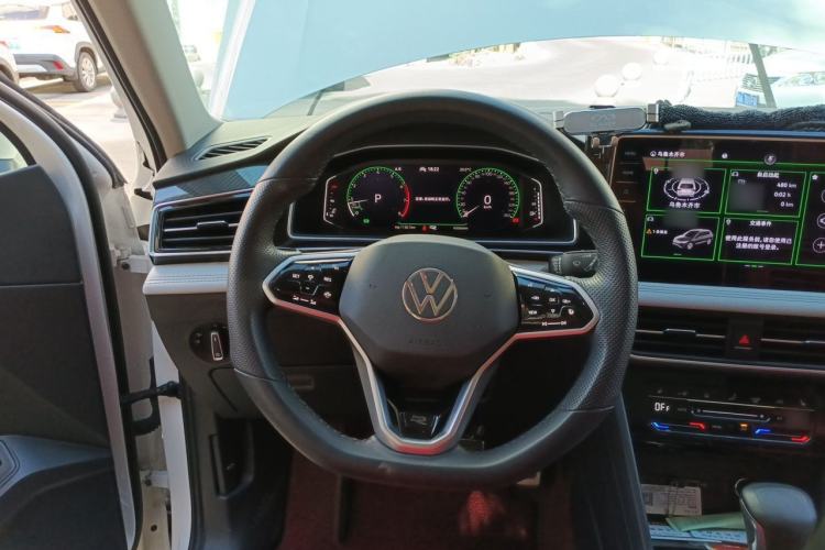 Used Volkswagen Tiguan L 2023 Restyled 330TSI Automatic Two-Wheel Drive R-Line Enhanced Comfort Version Steering Wheel