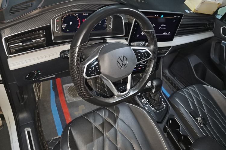 Used Volkswagen Tiguan L 2023 Restyled 330TSI Automatic Two-Wheel Drive R-Line Enhanced Comfort Version Steering Wheel