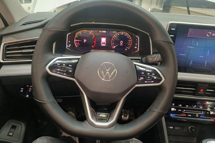 Used Volkswagen Tiguan L 2023 330TSI Automatic Two-Wheel Drive R-Line Flagship Edition Steering Wheel