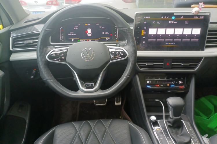 Used Volkswagen Tiguan L 2023 Restyled 330TSI Automatic Two-Wheel Drive R-Line Enhanced Comfort Version Steering Wheel