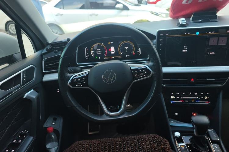 Used Volkswagen Tiguan L 2023 Restyled 330TSI Automatic Two-Wheel Drive R-Line Enhanced Comfort Version Steering Wheel