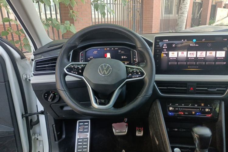 Used Volkswagen Tiguan L 2023 380TSI Automatic All-Wheel Drive R-Line Enhanced 7-Seater Steering Wheel
