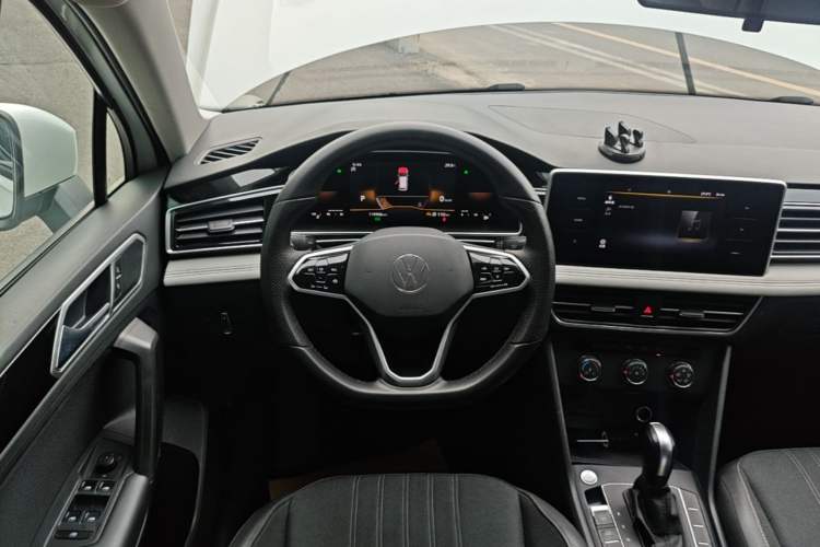 Used Volkswagen Tiguan L 2023 330TSI Automatic Two-Wheel Drive Comfort Edition Steering Wheel