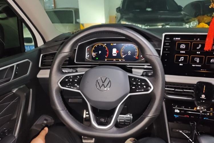 Used Volkswagen Tiguan L 2023 330TSI Automatic Two-Wheel Drive R-Line Enjoyment Edition Steering Wheel
