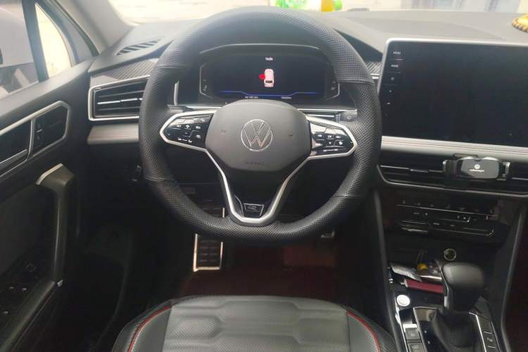 Used Volkswagen Tiguan L 2023 330TSI Automatic Two-Wheel Drive R-Line Flagship Edition Steering Wheel