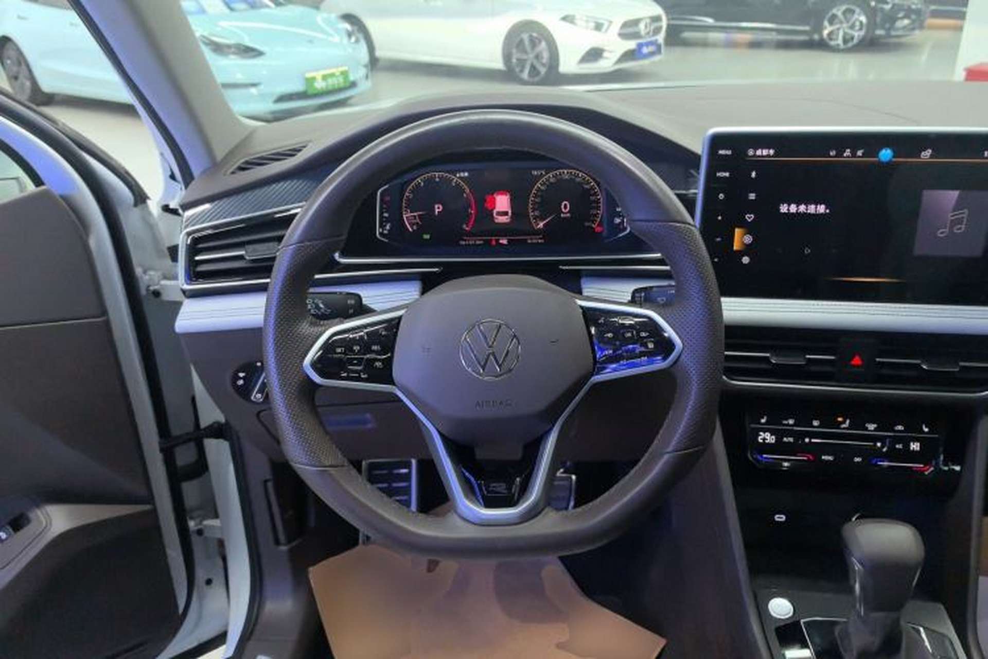 Used Volkswagen Tiguan L 2023 Restyled 330TSI Automatic Two-Wheel Drive R-Line Enhanced Comfort Version Steering Wheel