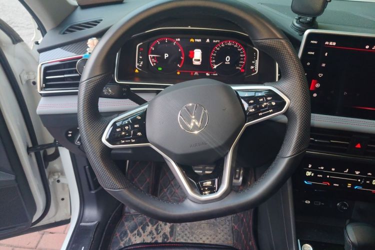 Used Volkswagen Tiguan L 2023 380TSI Automatic All-Wheel Drive R-Line Flagship 7-Seater Steering Wheel