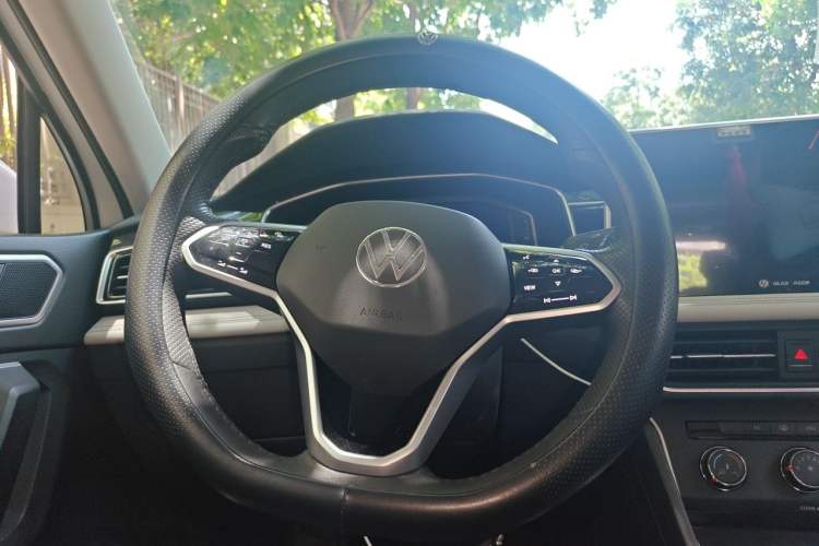 Used Volkswagen Tiguan L 2023 280TSI Automatic Two-Wheel Drive Trendy Innovation Limited Edition Steering Wheel