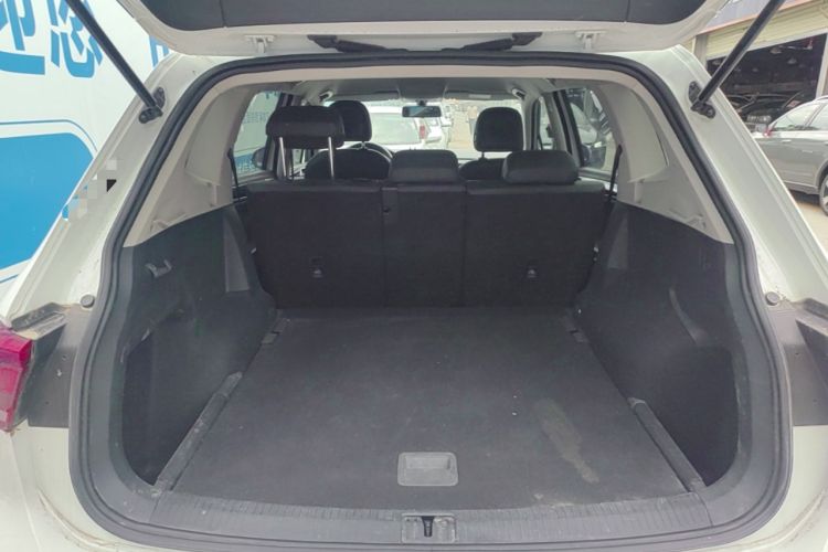 Used Volkswagen Tiguan L 2023 330TSI Automatic Two-Wheel Drive Comfort Edition Trunk