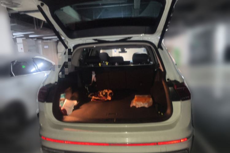 Used Volkswagen Tiguan L 2023 330TSI Automatic Two-Wheel Drive R-Line Enjoyment Edition Trunk