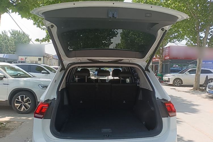 Used Volkswagen Tiguan L 2023 300TSI Automatic Two-Wheel Drive Smart Edition Trunk