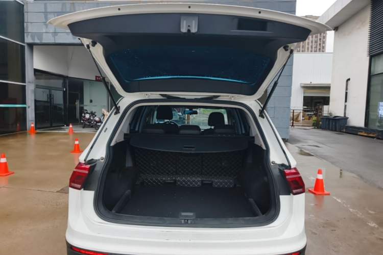 Used Volkswagen Tiguan L 2023 330TSI Automatic Two-Wheel Drive Comfort Edition Trunk