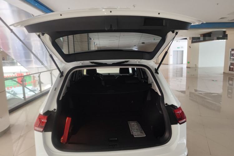 Used Volkswagen Tiguan L 2023 330TSI Automatic Two-Wheel Drive Comfort Edition Trunk