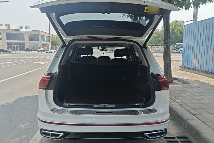 Used Volkswagen Tiguan L 2023 Restyled 330TSI Automatic Two-Wheel Drive R-Line Flagship Edition Trunk