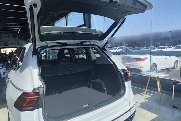Used Volkswagen Tiguan L 2023 330TSI Automatic Two-Wheel Drive R-Line Enjoyment Edition Trunk