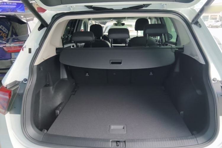 Used Volkswagen Tiguan L 2023 Restyled 330TSI Automatic Two-Wheel Drive R-Line Enhanced Comfort Version Trunk