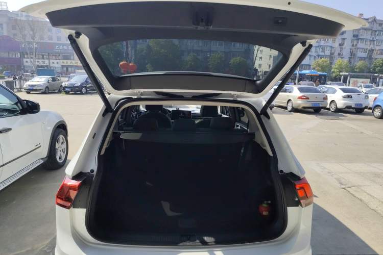 Used Volkswagen Tiguan L 2023 300TSI Automatic Two-Wheel Drive Smart Edition Trunk