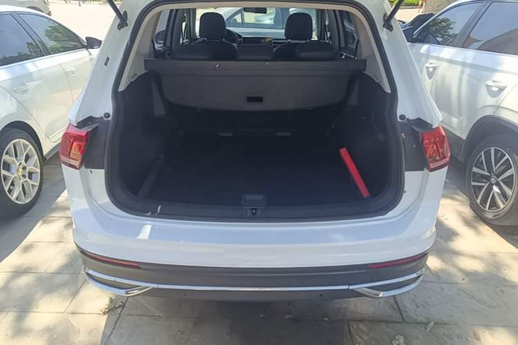 Used Volkswagen Tiguan L 2023 330TSI Automatic Two-Wheel Drive Comfort Edition Trunk