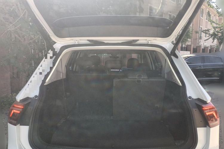 Used Volkswagen Tiguan L 2023 380TSI Automatic All-Wheel Drive R-Line Enhanced 7-Seater Trunk