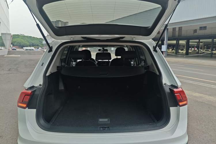 Used Volkswagen Tiguan L 2023 330TSI Automatic Two-Wheel Drive Comfort Edition Trunk