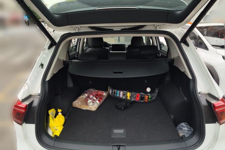 Used Volkswagen Tiguan L 2023 330TSI Automatic Two-Wheel Drive R-Line Enjoyment Edition Trunk