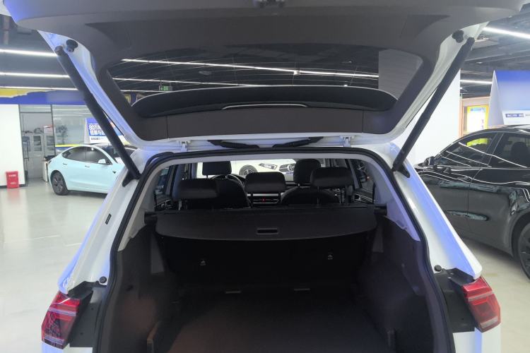 Used Volkswagen Tiguan L 2023 Restyled 330TSI Automatic Two-Wheel Drive R-Line Enhanced Comfort Version Trunk