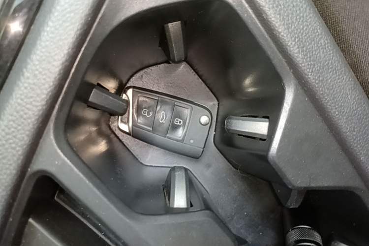 Used Volkswagen Tiguan L 2023 300TSI Automatic Two-Wheel Drive Smart Edition Vehicle Key