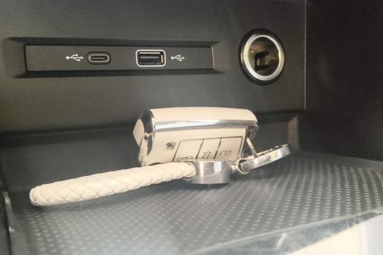 Used Volkswagen Tiguan L 2023 330TSI Automatic Two-Wheel Drive Smart Edition Vehicle Key