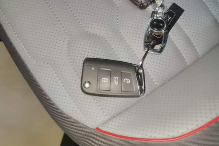 Used Volkswagen Tiguan L 2023 Facelift 380TSI Automatic All-Wheel Drive R-Line Flagship 7-Seater Vehicle Key