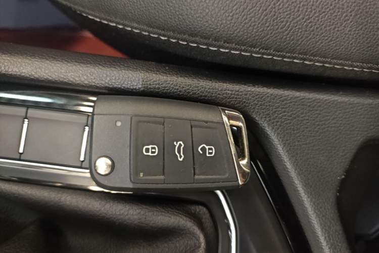 Used Volkswagen Tiguan L 2023 330TSI Automatic Two-Wheel Drive Smart Edition Vehicle Key