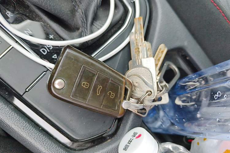 Used Volkswagen Tiguan L 2023 330TSI Automatic Two-Wheel Drive R-Line Flagship Edition Vehicle Key