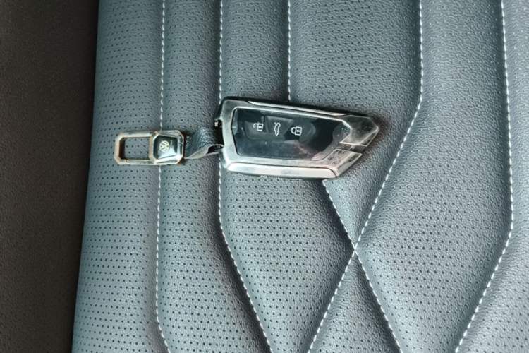 Used Volkswagen Tiguan L 2023 Restyled 330TSI Automatic Two-Wheel Drive R-Line Enhanced Comfort Version Vehicle Key