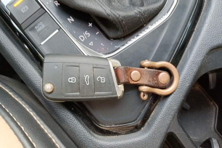 Used Volkswagen Tiguan L 2023 330TSI Automatic Two-Wheel Drive R-Line Enjoyment Edition Vehicle Key