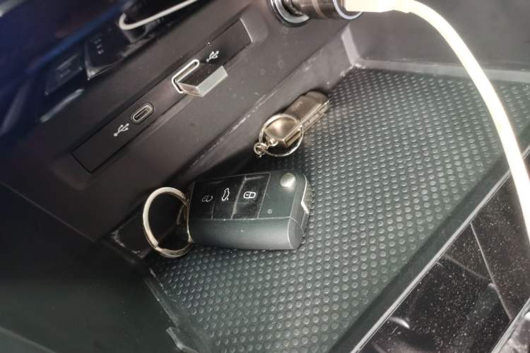 Used Volkswagen Tiguan L 2023 300TSI Automatic Two-Wheel Drive Smart Edition Vehicle Key