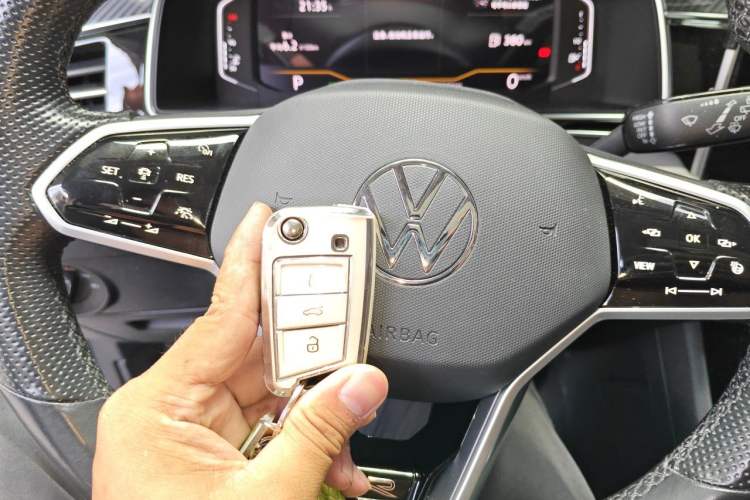 Used Volkswagen Tiguan L 2023 330TSI Automatic Two-Wheel Drive R-Line Enjoyment Edition Vehicle Key
