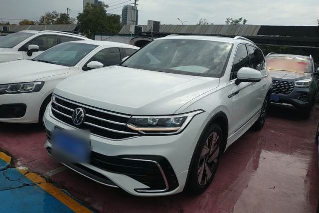 Ojetý Volkswagen Tiguan L 2023 Restyled 330TSI Automatic Two-Wheel Drive R-Line Enhanced Comfort Version