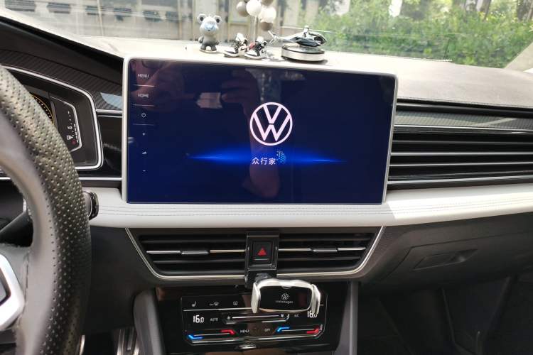 Used Volkswagen Tiguan L 2024 330TSI Automatic Two-Wheel Drive R-Line Enhanced Edition Audio And AC Panel