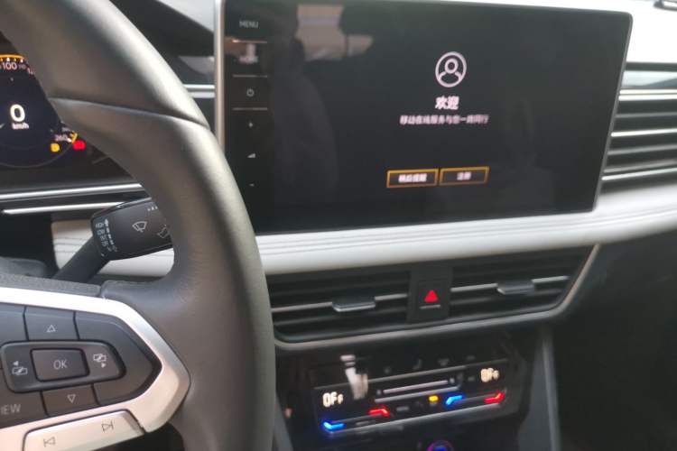 Used Volkswagen Tiguan L 2024 Outstanding Model 300TSI Automatic Two-Wheel Drive Longteng Edition Audio And AC Panel
