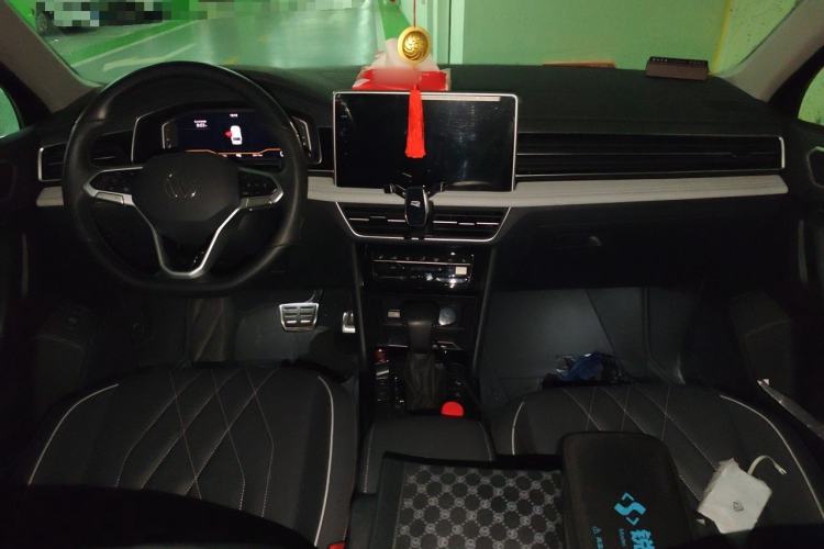 Used Volkswagen Tiguan L 2024 330TSI Automatic Two-Wheel Drive R-Line Enhanced Edition Center Console