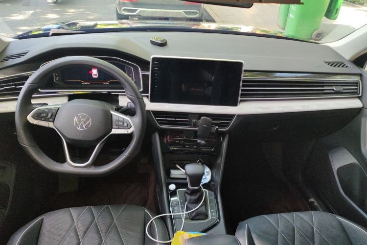 Used Volkswagen Tiguan L 2024 300TSI Automatic Two-Wheel Drive Smart Edition Center Console