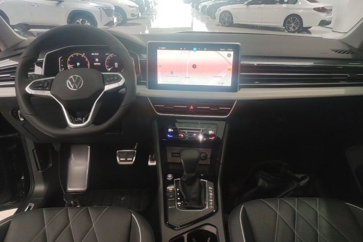 Used Volkswagen Tiguan L 2024 330TSI Automatic Two-Wheel Drive R-Line Enhanced Edition Center Console