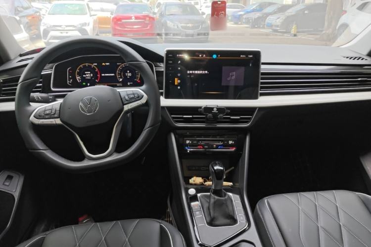 Used Volkswagen Tiguan L 2024 300TSI Automatic Two-Wheel Drive Smart Edition Center Console
