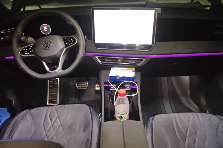 Used Volkswagen Tiguan L 2024 PRO 380TSI Four-Wheel Drive R-Line Prestige Edition Center Console