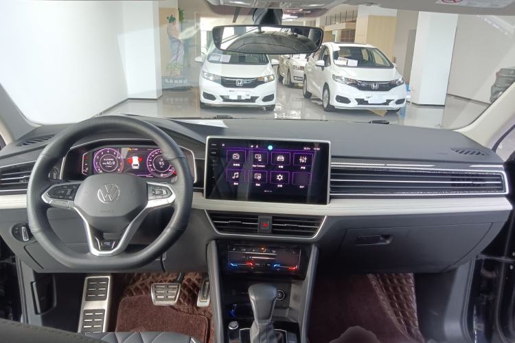 Used Volkswagen Tiguan L 2024 330TSI Automatic Two-Wheel Drive R-Line Enhanced Edition Center Console