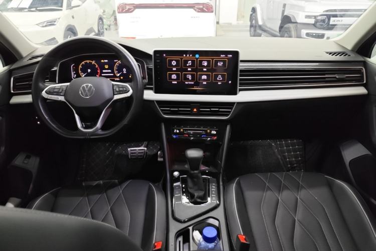 Used Volkswagen Tiguan L 2024 330TSI Automatic Two-Wheel Drive R-Line Enhanced Edition Center Console