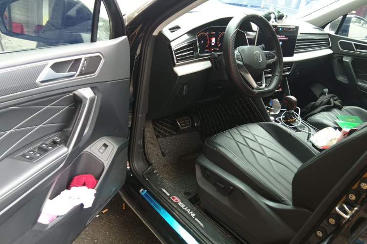 Used Volkswagen Tiguan L 2024 Outstanding Model 330TSI Automatic Two-Wheel Drive R-Line Dragon Glory Edition Driver Seat