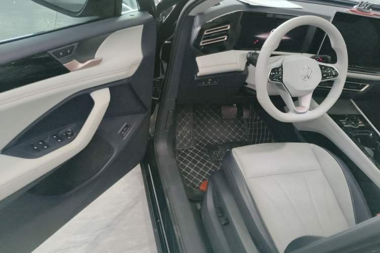 Used Volkswagen Tiguan L 2024 PRO 330TSI Two-Wheel Drive Smart Drive Edition Driver Seat