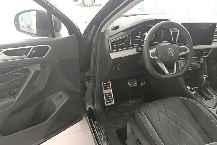 Used Volkswagen Tiguan L 2024 330TSI Automatic Two-Wheel Drive R-Line Enhanced Edition Driver Seat