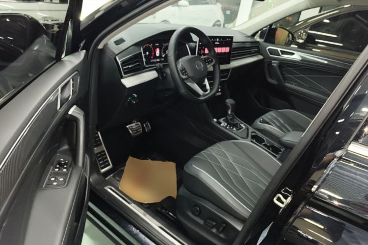 Used Volkswagen Tiguan L 2024 330TSI Automatic Two-Wheel Drive R-Line Enhanced Edition Driver Seat