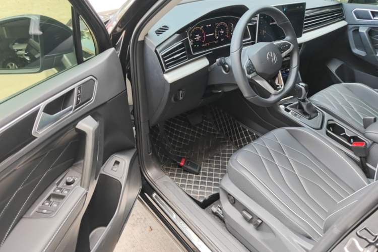 Used Volkswagen Tiguan L 2024 300TSI Automatic Two-Wheel Drive Smart Edition Driver Seat